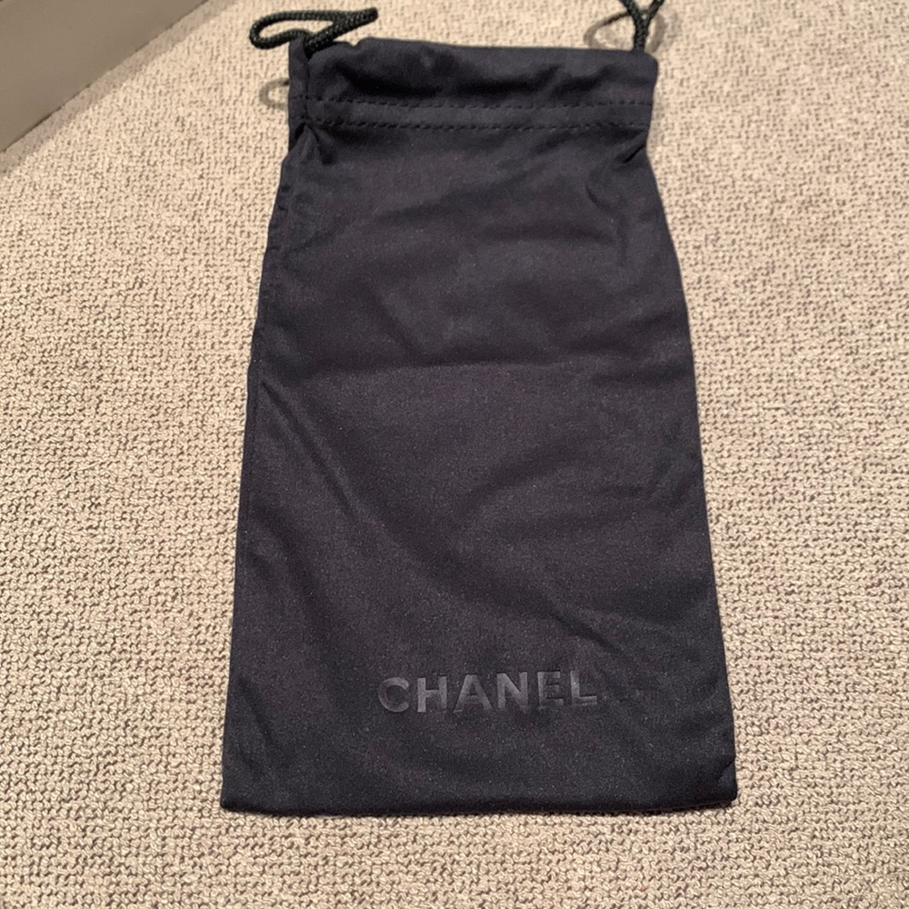 Chanel eye glasses cloth holder